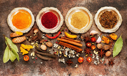 Garam masala spice blend, whole spices and powder